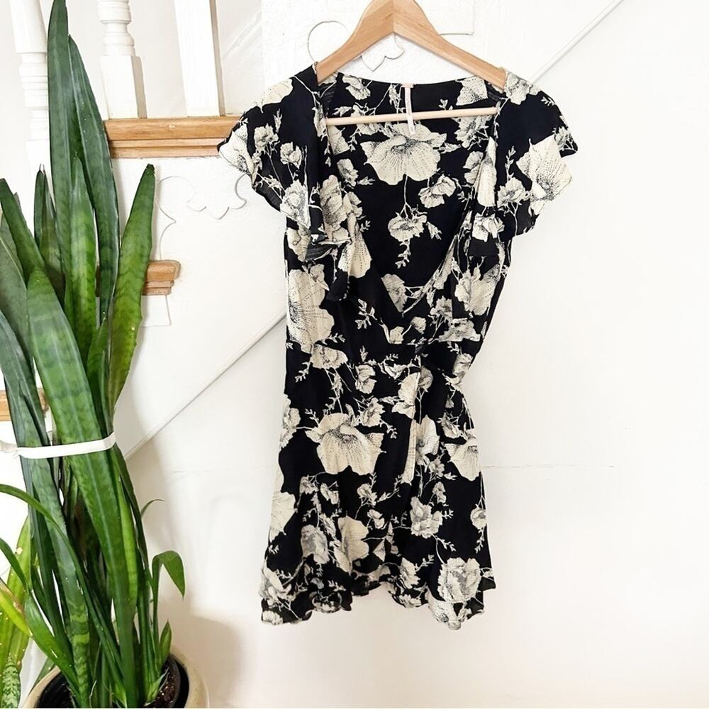 Free People Black White Flutter Sleeve French Quarter Printed Mini Dress Size M - Picture 2 of 8